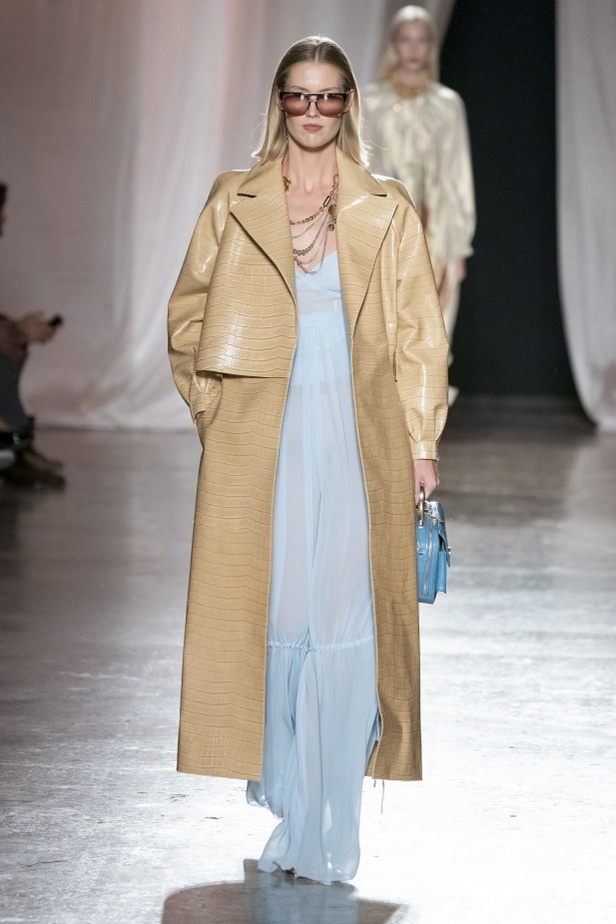 اسبوع الموضة في ميلان 2019 أزياء AIGNER الفاخرة لربيع وصيف 2020