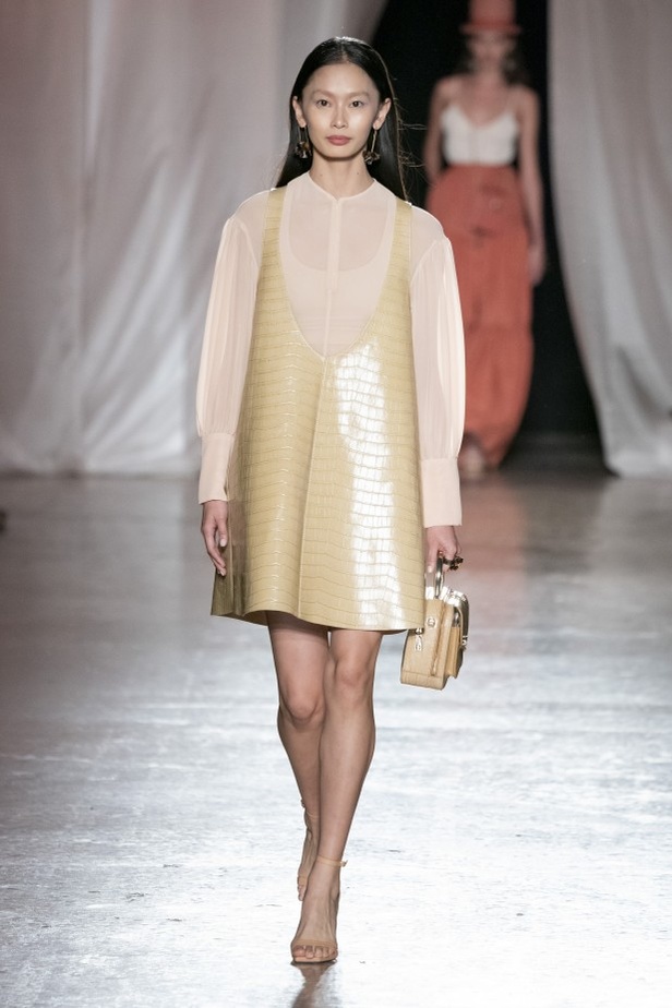 اسبوع الموضة في ميلان 2019 أزياء AIGNER الفاخرة لربيع وصيف 2020