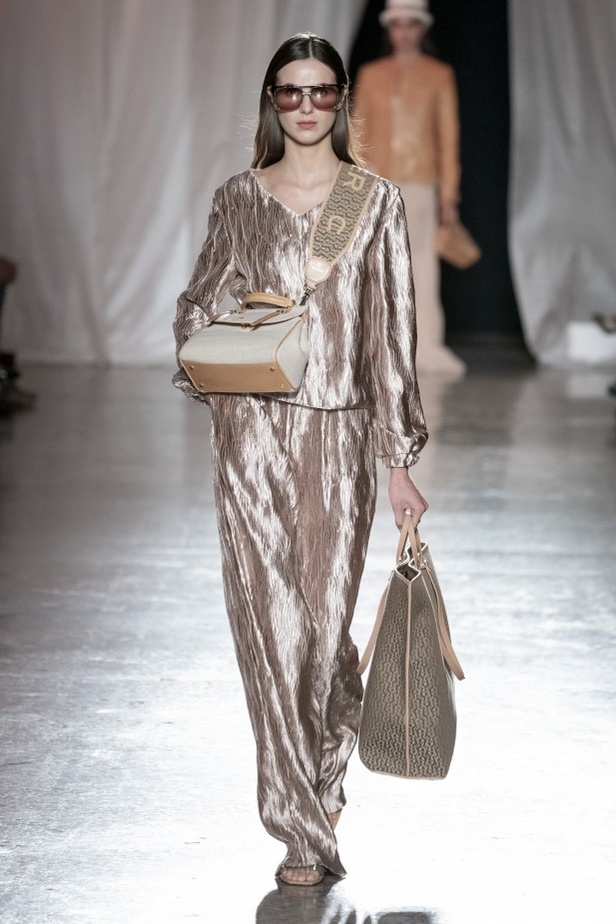اسبوع الموضة في ميلان 2019 أزياء AIGNER الفاخرة لربيع وصيف 2020