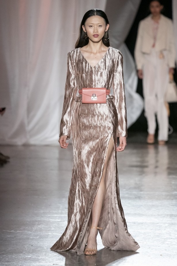 اسبوع الموضة في ميلان 2019 أزياء AIGNER الفاخرة لربيع وصيف 2020