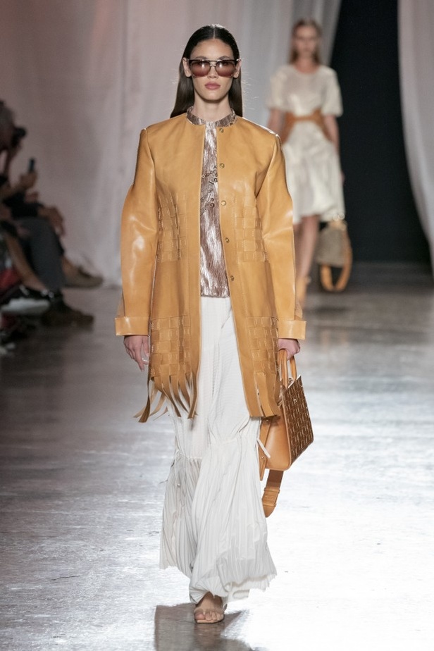 اسبوع الموضة في ميلان 2019 أزياء AIGNER الفاخرة لربيع وصيف 2020