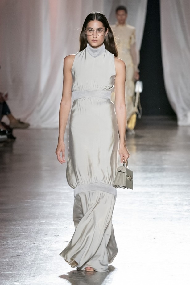 اسبوع الموضة في ميلان 2019 أزياء AIGNER الفاخرة لربيع وصيف 2020