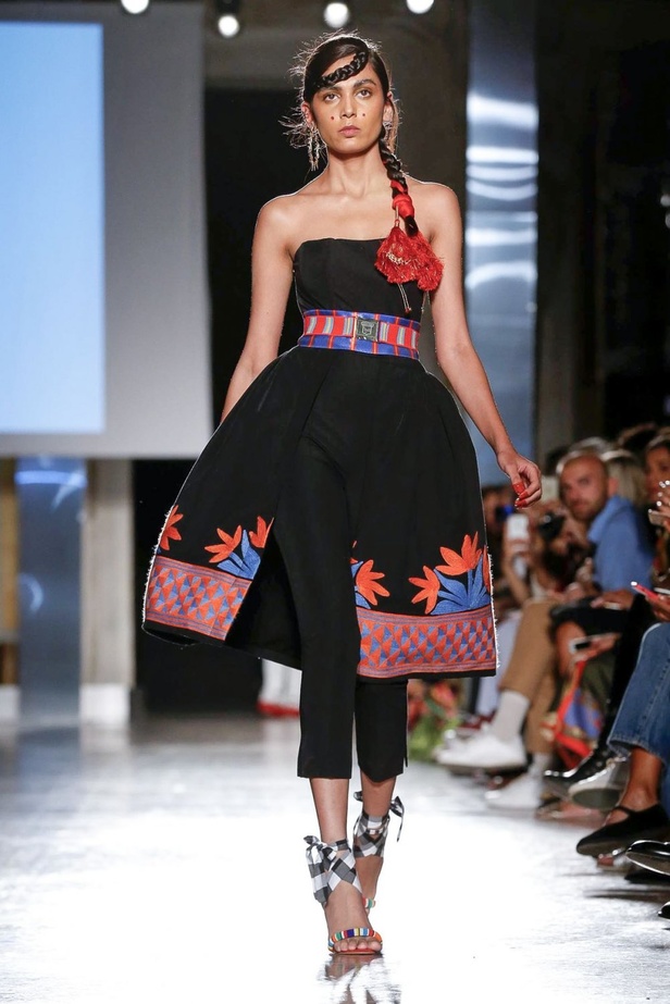 اسبوع الموضة في ميلان 2019 أزياء  STELLA JEAN الجاهزة لربيع وصيف 2020