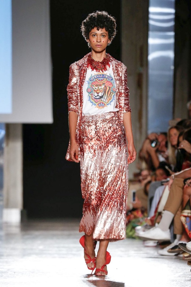 اسبوع الموضة في ميلان 2019 أزياء  STELLA JEAN الجاهزة لربيع وصيف 2020