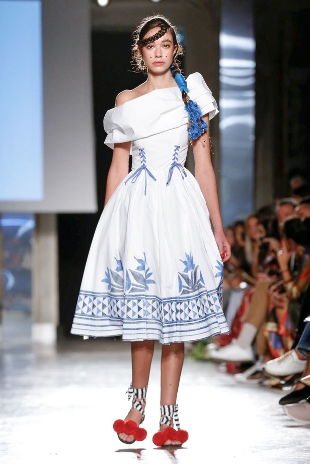 اسبوع الموضة في ميلان 2019 أزياء  STELLA JEAN الجاهزة لربيع وصيف 2020