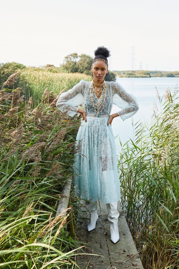 عرض ازياء OSMAN لربيع وصيف 2021 من اسبوع لندن للموضة