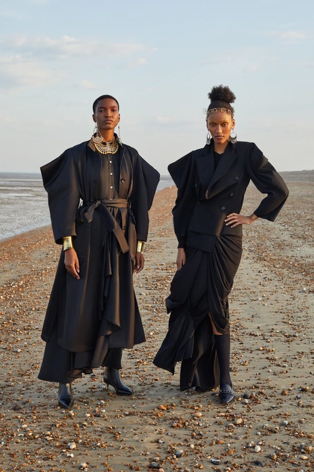 عرض ازياء OSMAN لربيع وصيف 2021 من اسبوع لندن للموضة