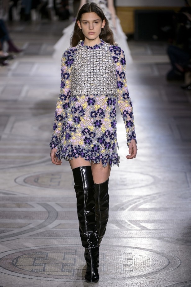 مجموعة Giambatista Valli من الألبسة الفاخرة لربيع وصيف 2018