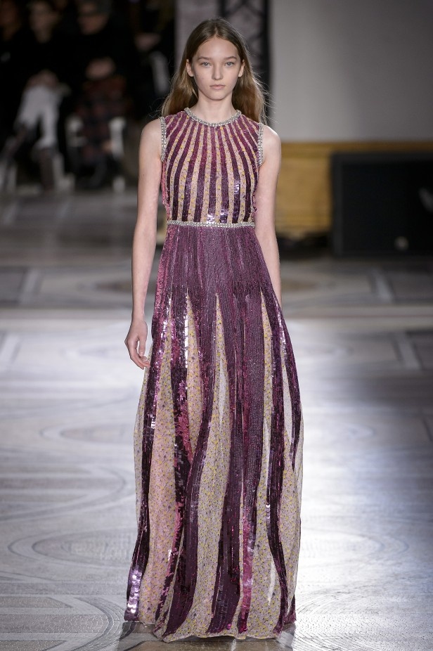 مجموعة Giambatista Valli من الألبسة الفاخرة لربيع وصيف 2018