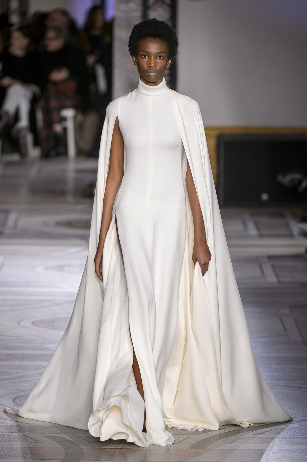 مجموعة Giambatista Valli من الألبسة الفاخرة لربيع وصيف 2018