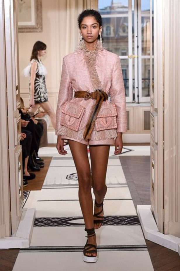 مجموعة "سكيابريلي" للهوت كوتو لموسم ربيع وصيف 2018