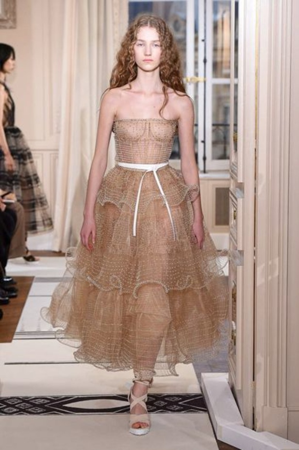 مجموعة "سكيابريلي" للهوت كوتو لموسم ربيع وصيف 2018