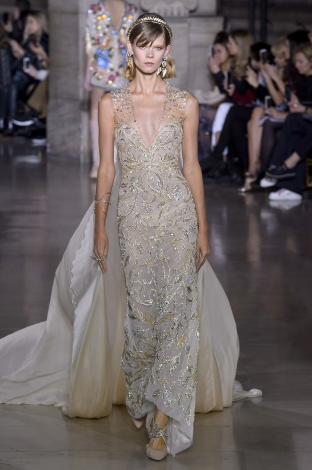 عرض ازياء جروج حقيبة لربيع وصيف 2018