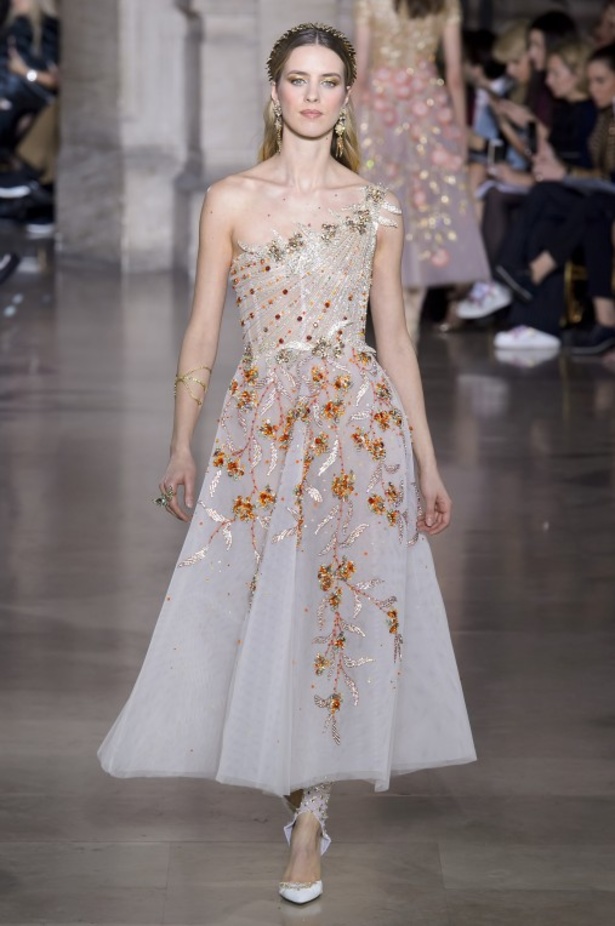 عرض ازياء جروج حقيبة لربيع وصيف 2018