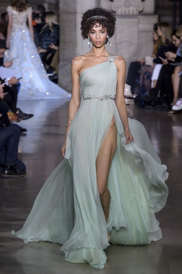 عرض ازياء جروج حقيبة لربيع وصيف 2018