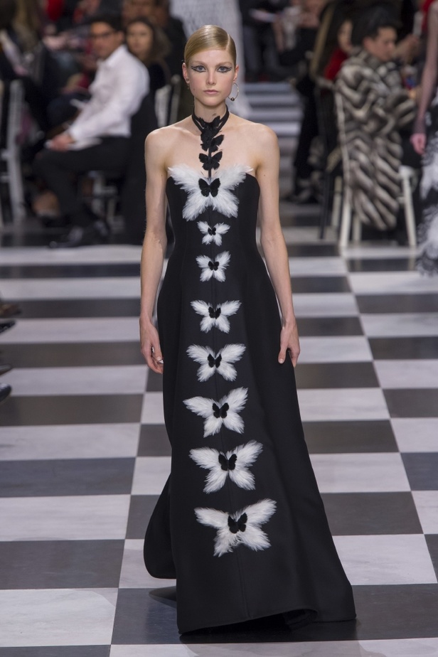 عرض أزياء كريستيان ديور لربيع 2018