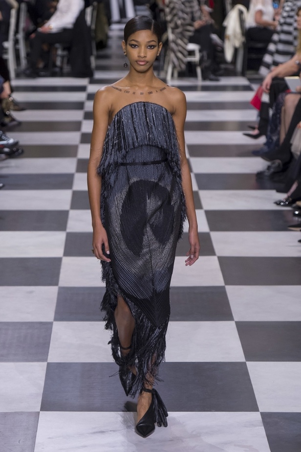 عرض أزياء كريستيان ديور لربيع 2018