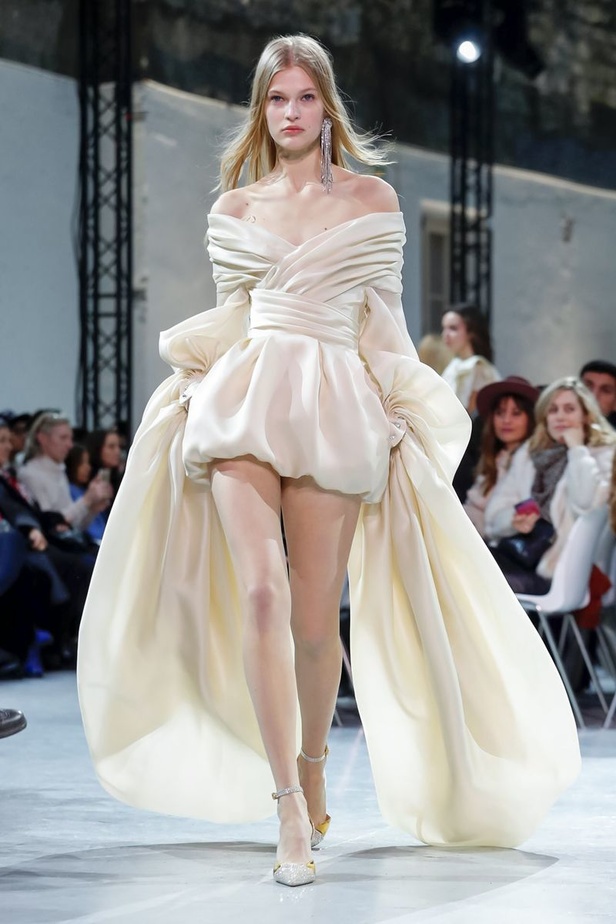 مجموعة الألبسة الراقية من ألكسندر فوتييه لربيع 2019