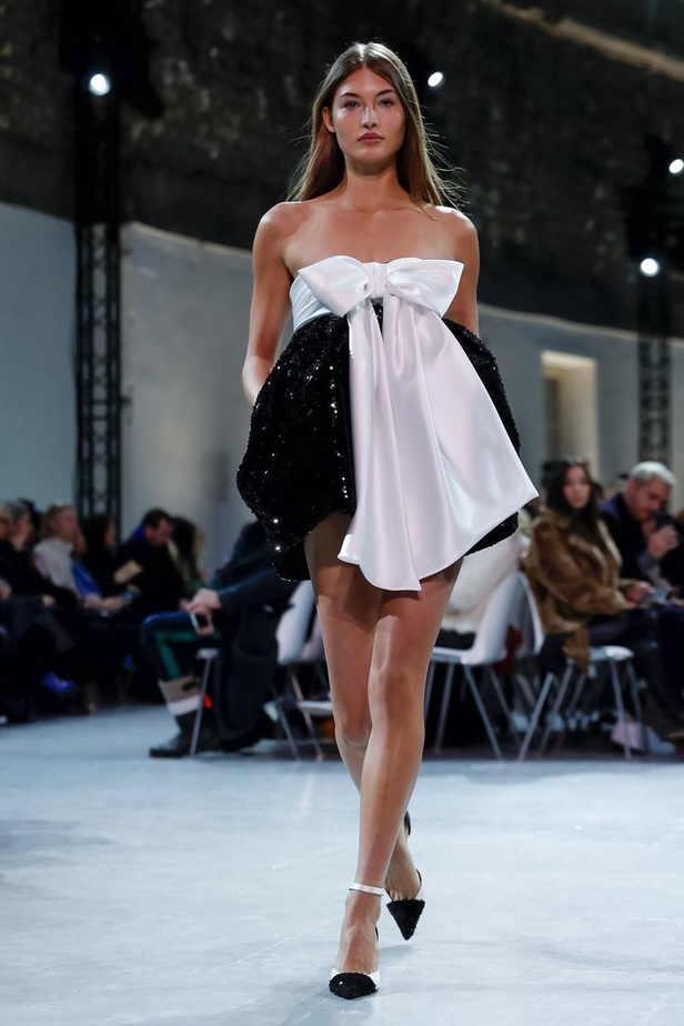 مجموعة الألبسة الراقية من ألكسندر فوتييه لربيع 2019