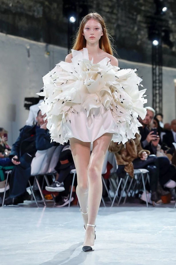 مجموعة الألبسة الراقية من ألكسندر فوتييه لربيع 2019