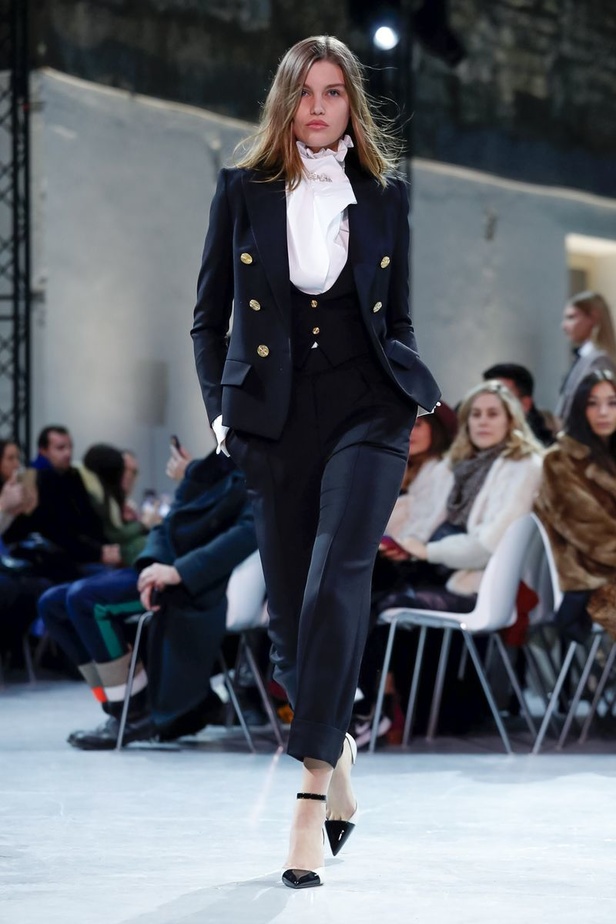 مجموعة الألبسة الراقية من ألكسندر فوتييه لربيع 2019