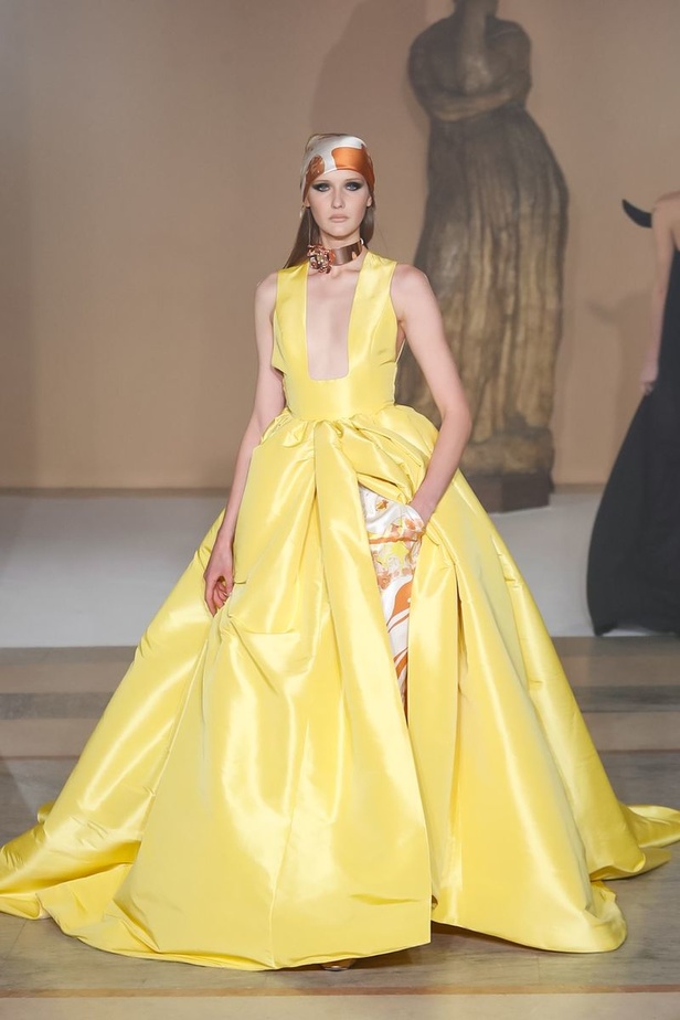 مجموعة ستيفان رولاند للهوت كوتور لموسم ربيع وصيف 2019