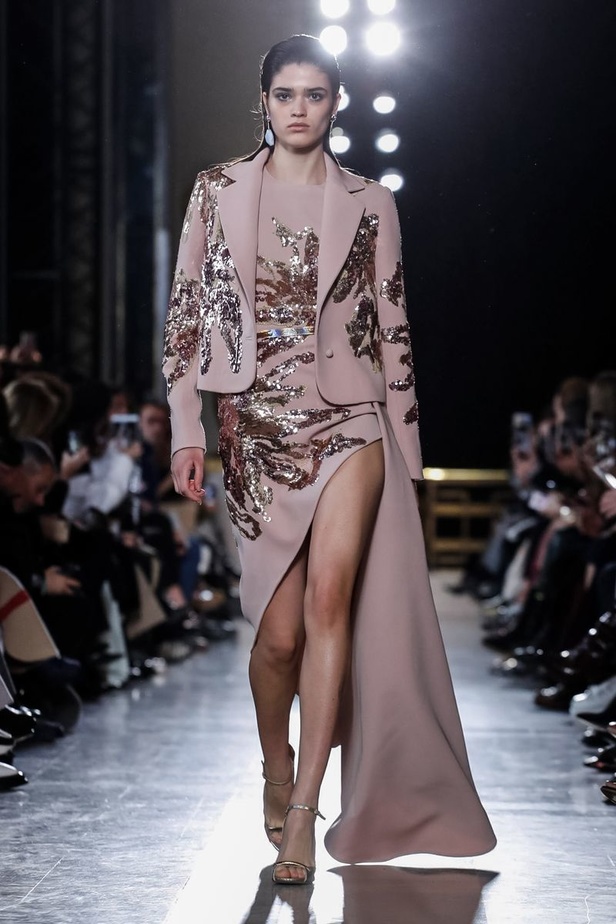 مجموعة ايلي صعب للهوت كوتور لربيع وصيف 2019