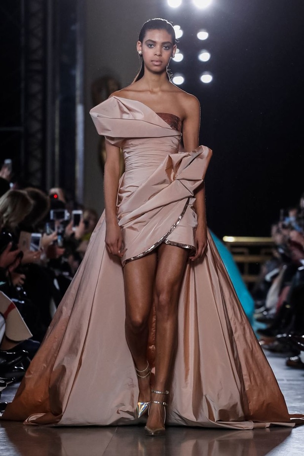 مجموعة ايلي صعب للهوت كوتور لربيع وصيف 2019