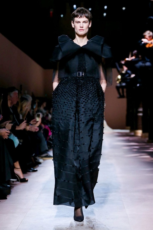 عرض أزياء Givenchy جيفنشي لـ haute couture لربيع وصيف 2020