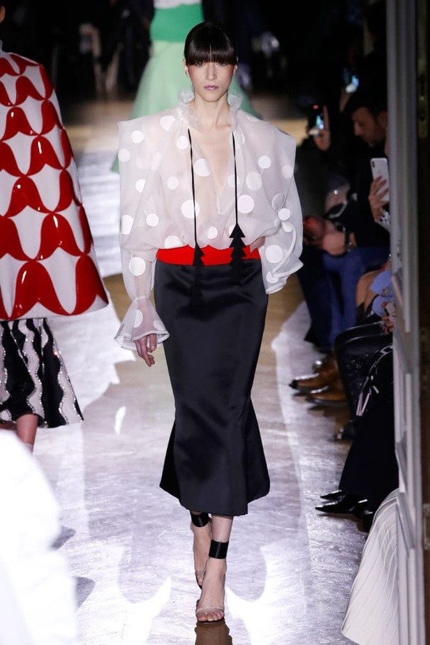 عرض مجموعة  دار Maison Valentino للأزياء الراقية ربيع وصيف 2020