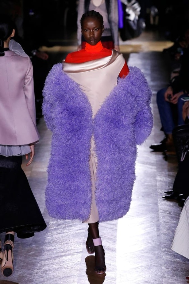 عرض مجموعة  دار Maison Valentino للأزياء الراقية ربيع وصيف 2020