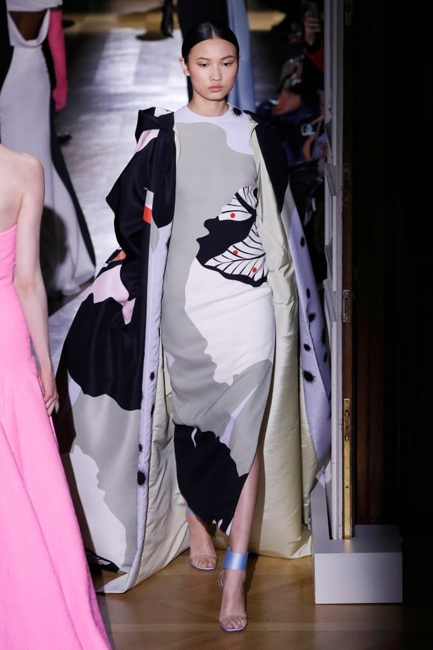 عرض مجموعة  دار Maison Valentino للأزياء الراقية ربيع وصيف 2020