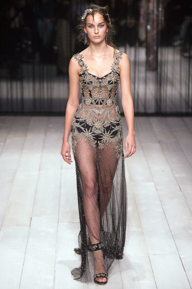 مجموعة الكسندر ماكوين لخريف وشتاء 2016