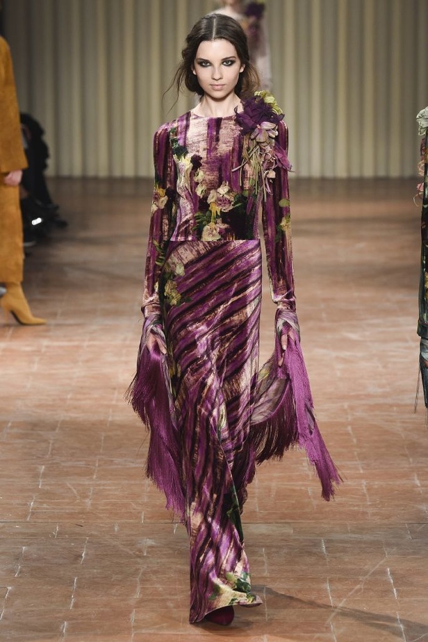  مجموعة Alberta Ferretti لخريف وشتاء 2017 !