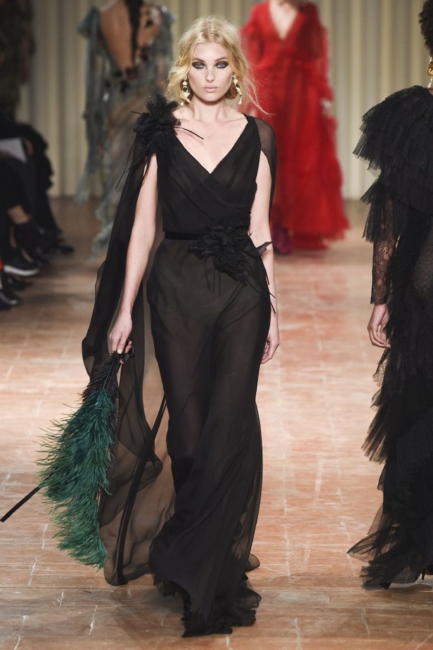  مجموعة Alberta Ferretti لخريف وشتاء 2017 !