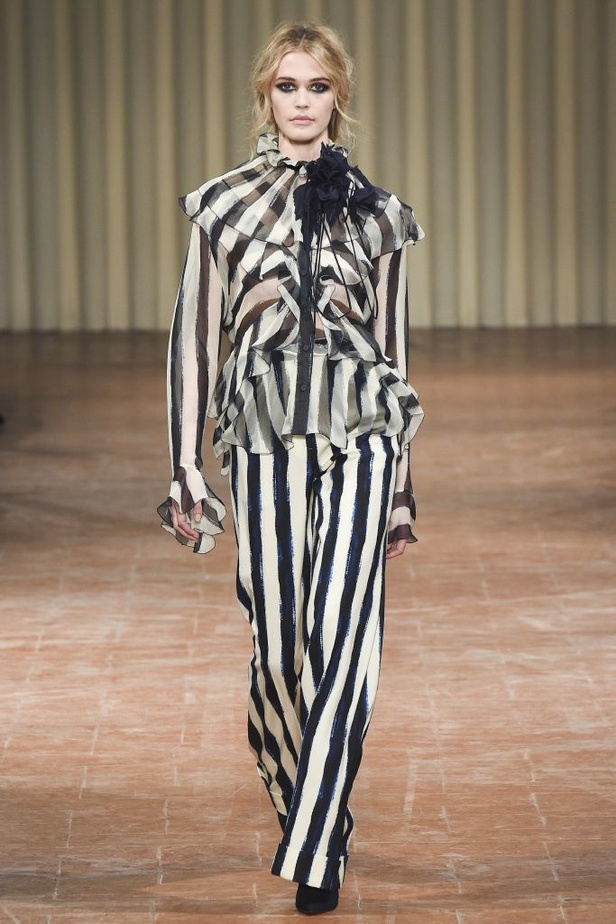  مجموعة Alberta Ferretti لخريف وشتاء 2017 !