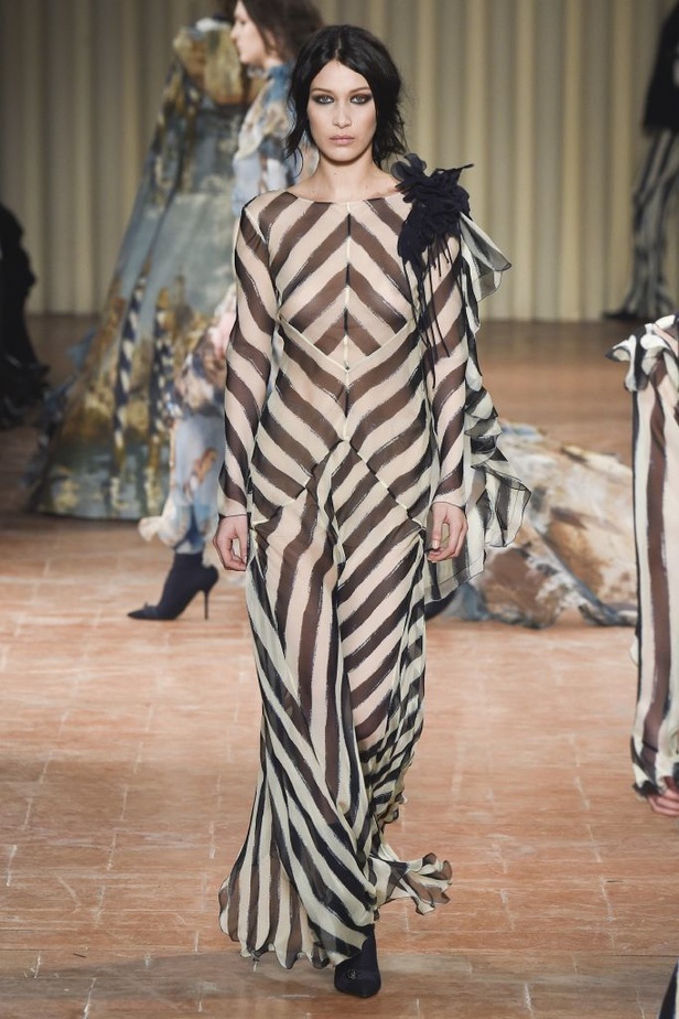  مجموعة Alberta Ferretti لخريف وشتاء 2017 !