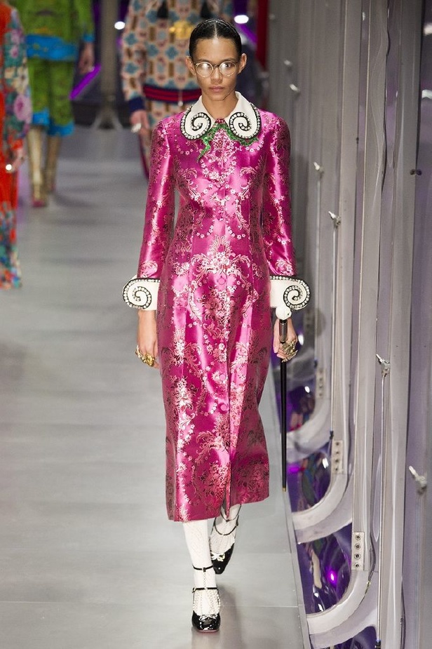 الازياء المشجرة بالوان مبهجة احدث موضة من دار غوتشي في شتاء 2018