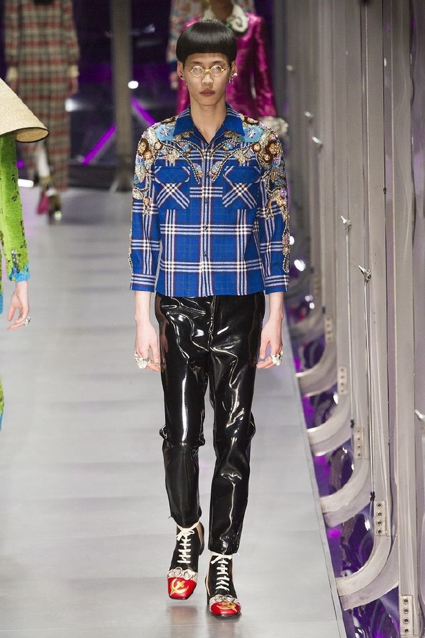 الازياء المشجرة بالوان مبهجة احدث موضة من دار غوتشي في شتاء 2018