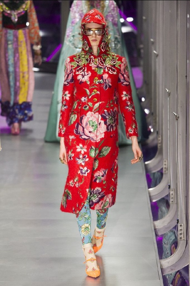 الازياء المشجرة بالوان مبهجة احدث موضة من دار غوتشي في شتاء 2018