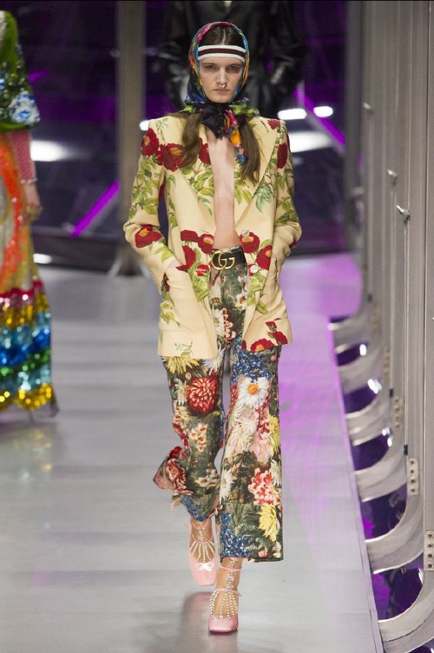 الازياء المشجرة بالوان مبهجة احدث موضة من دار غوتشي في شتاء 2018