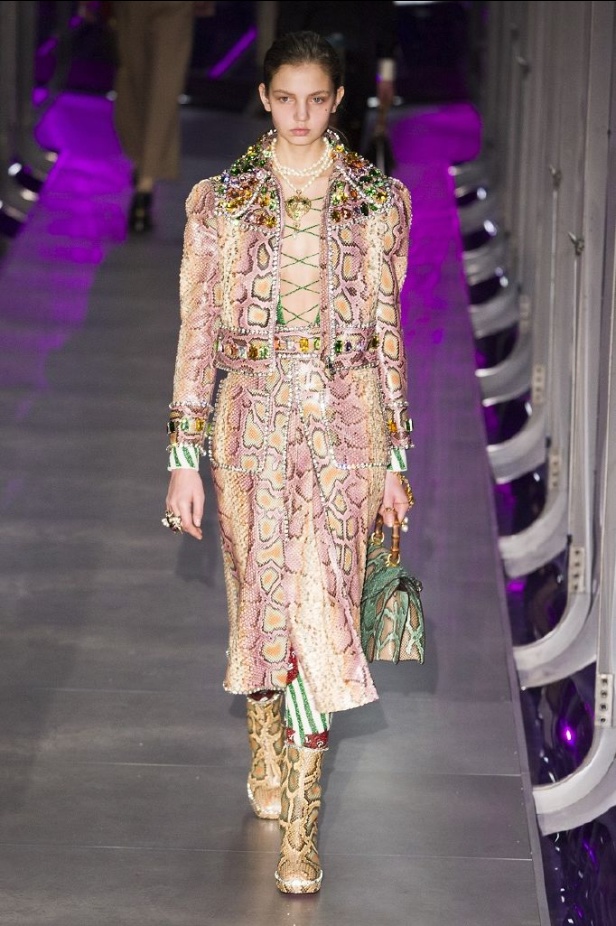 الازياء المشجرة بالوان مبهجة احدث موضة من دار غوتشي في شتاء 2018