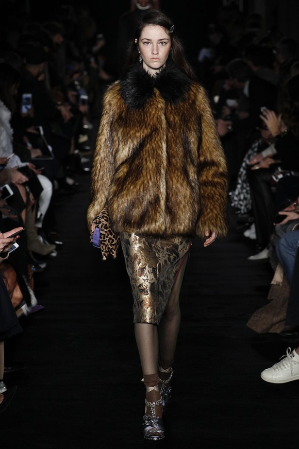 مجموعة دار N.21  لموسم خريف وشتاء 2017-2018