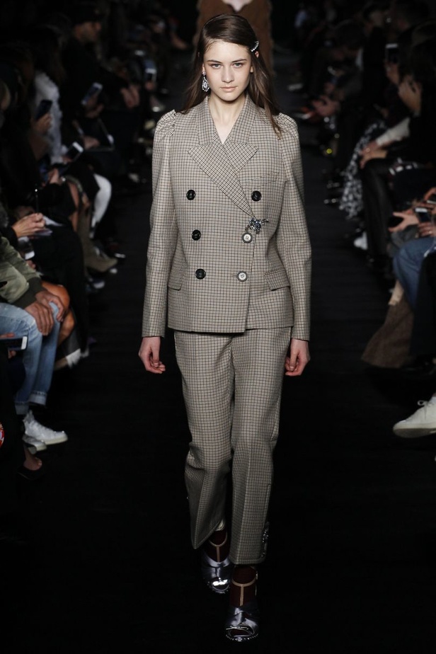 مجموعة دار N.21  لموسم خريف وشتاء 2017-2018