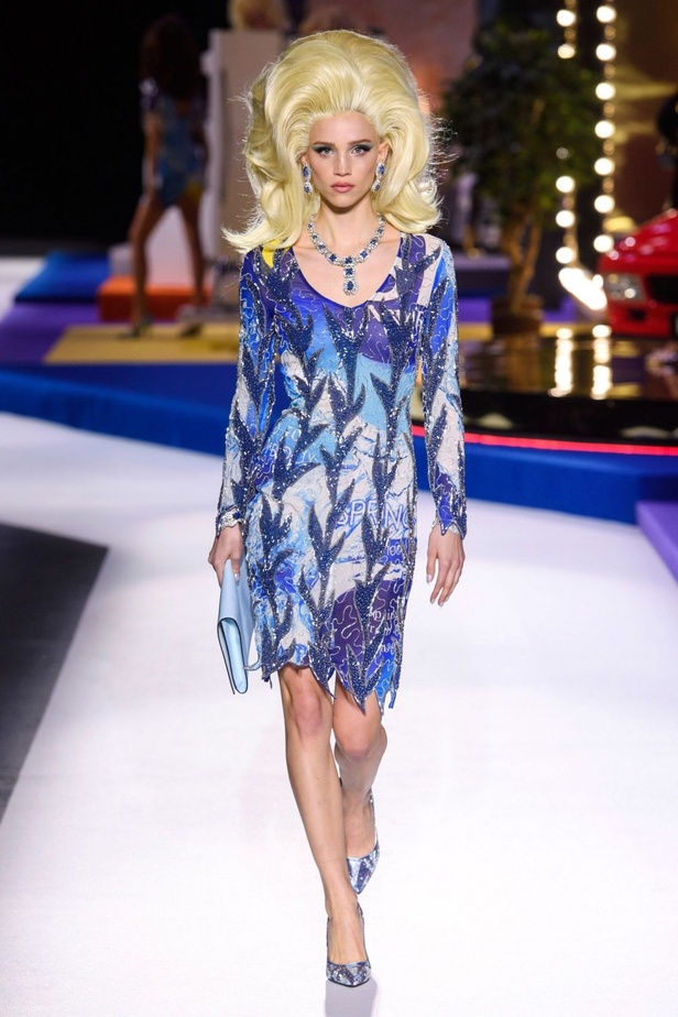 مجموعة Moschino  للألبسة الجاهزة لخريف و شتاء 2019