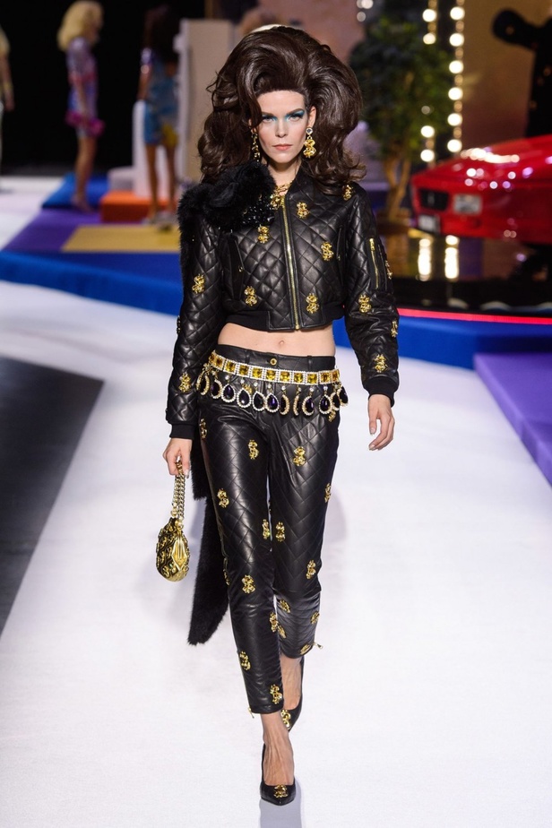 مجموعة Moschino  للألبسة الجاهزة لخريف و شتاء 2019
