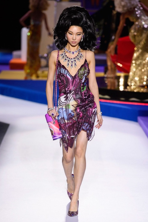 مجموعة Moschino  للألبسة الجاهزة لخريف و شتاء 2019