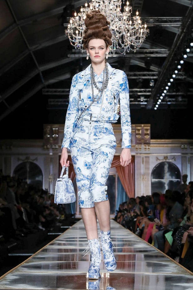 مجموعة موسكينو MOSCHINO لخريف وشتاء 2020-2021 من ميلانو