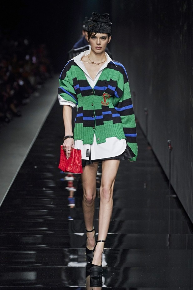 مجموعة فيرساتشي VERSACE لخريف وشتاء 2020-2021