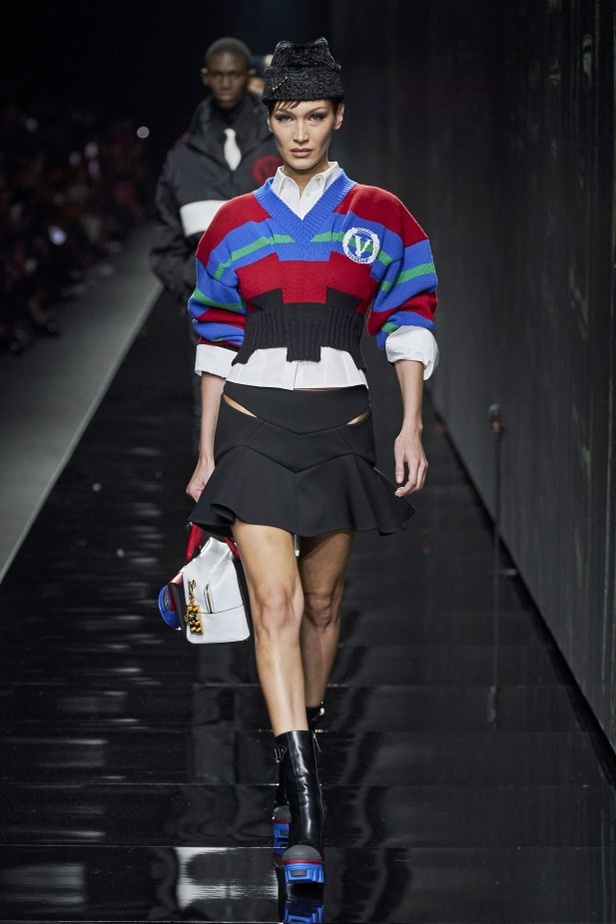 مجموعة فيرساتشي VERSACE لخريف وشتاء 2020-2021